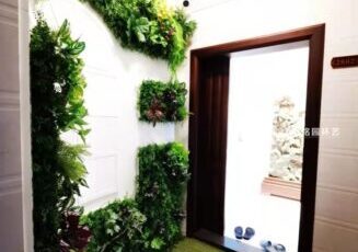 别墅门口绿化，仿真植物挂墙景观造景