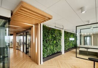 办公室植物墙，科技公司室内墙体垂直绿化景观